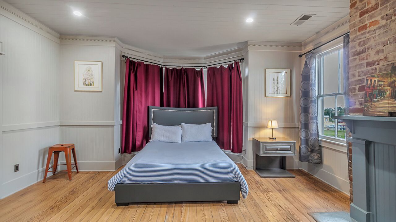 Photo of Bedroom in Savannah Victorian District