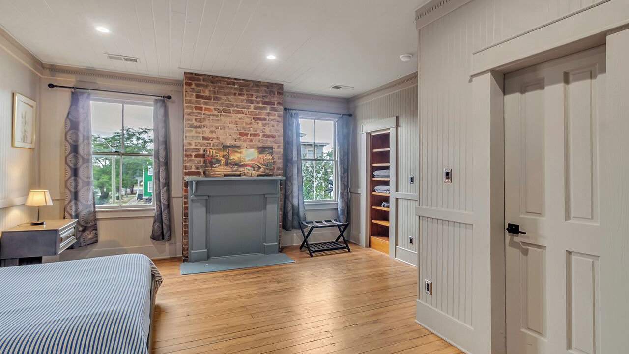 Photo of Bedroom in Savannah Victorian District