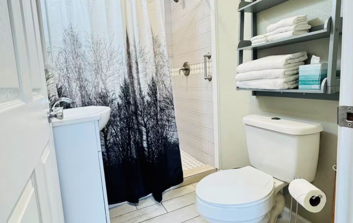 Photo of Bathroom in Lyons