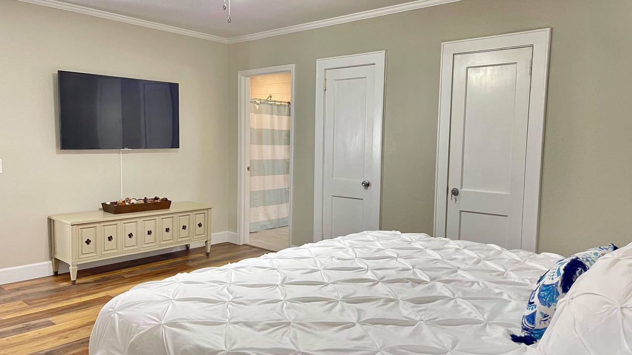 Photo of Bedroom in Lyons