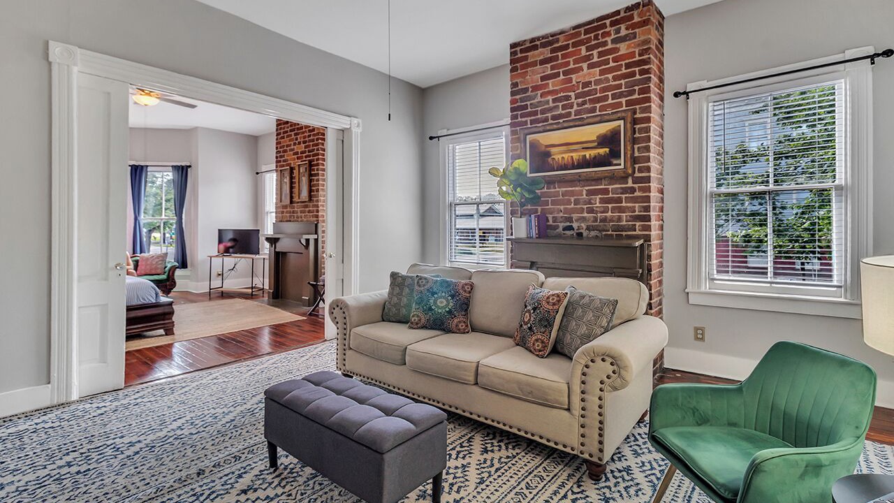 Photo of Livingroom in Savannah Victorian District