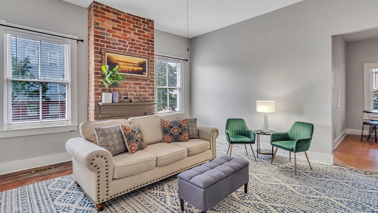 Photo of Livingroom in Savannah Victorian District