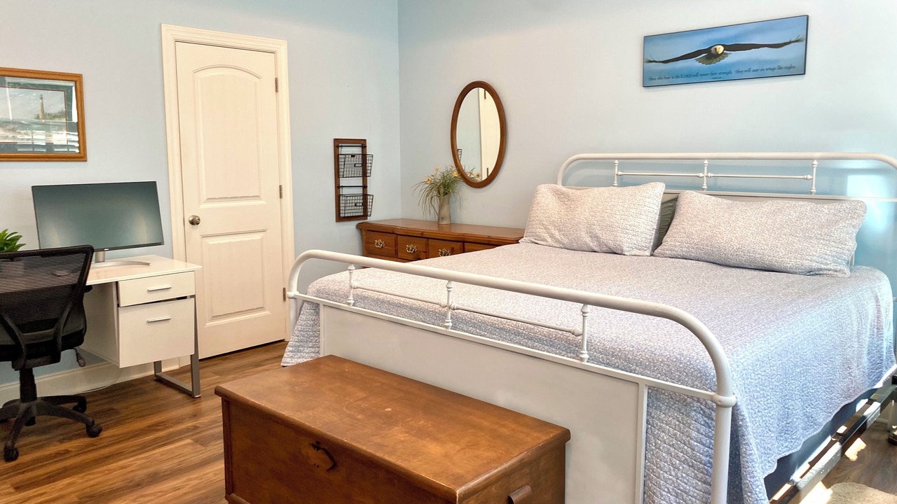 Photo of Bedroom in Appling