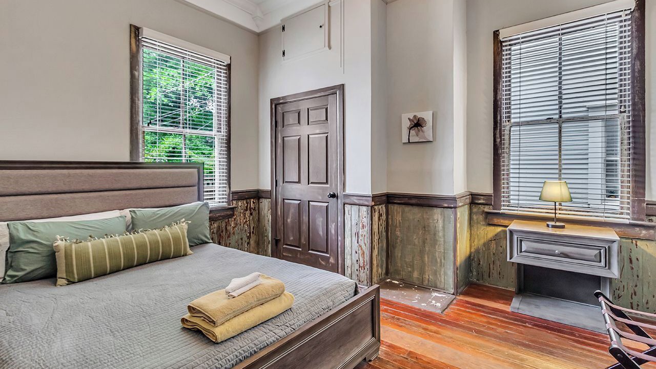 Photo of Bedroom in Savannah Victorian District