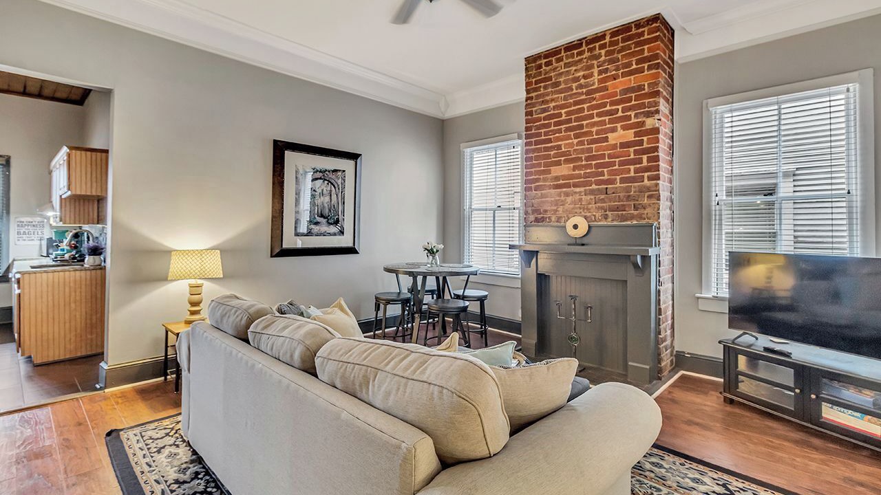 Photo of Livingroom in Savannah Victorian District