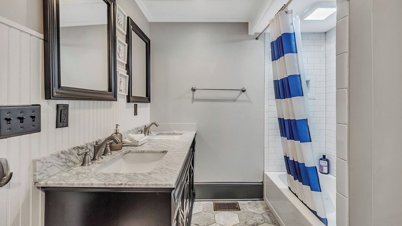 Photo of Bathroom in Savannah Victorian District