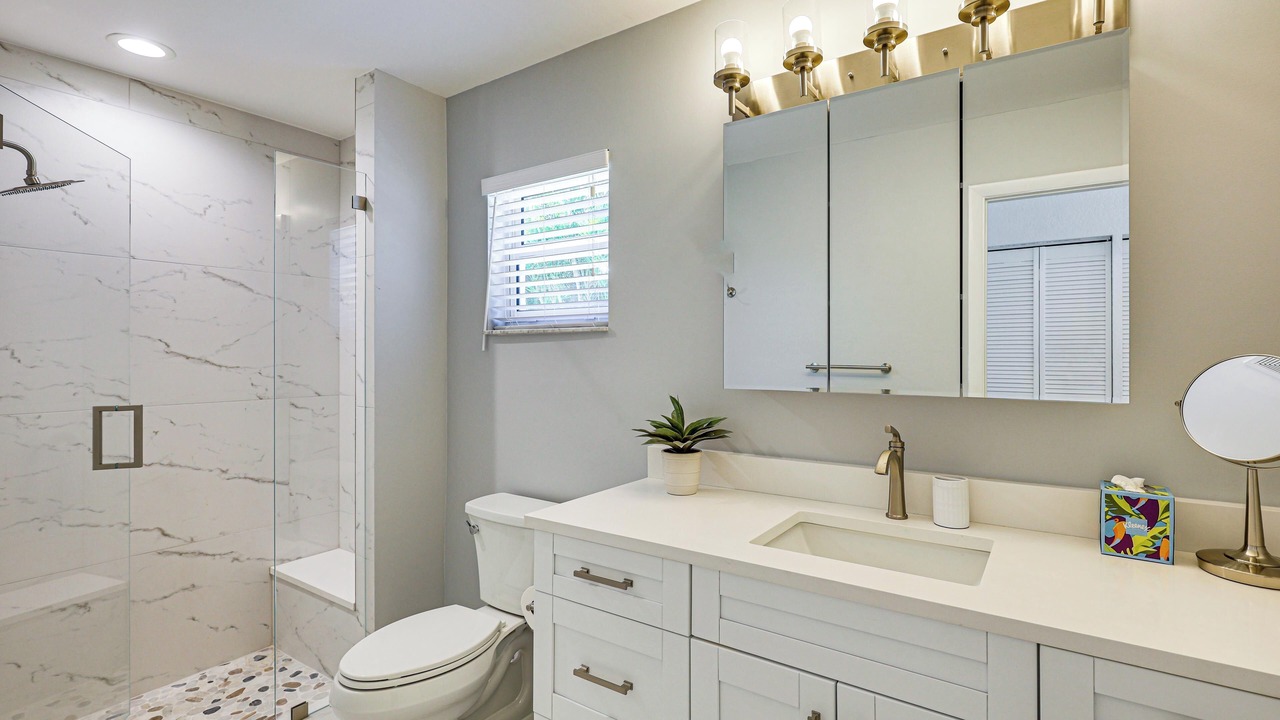 Photo of Bathroom in Tropic Palms