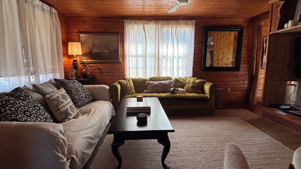 Photo of Livingroom in Appling County