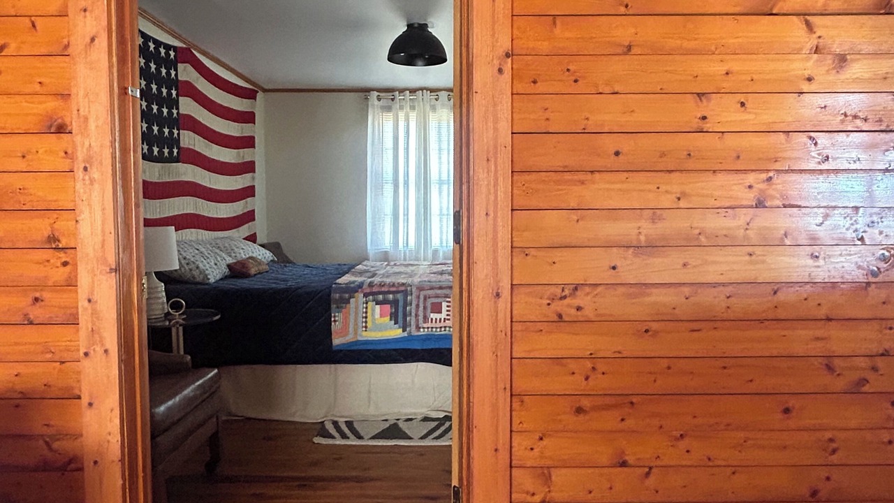 Photo of Bedroom in Appling County