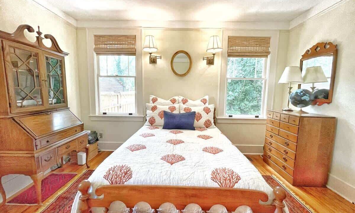 Photo of Bedroom in Midtown