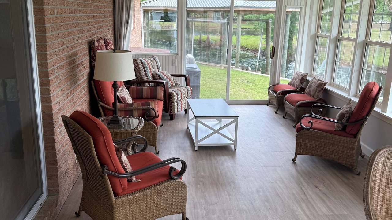 Photo of Livingroom in Manning
