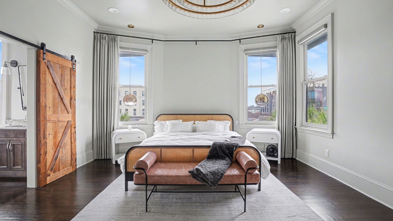 Photo of Bedroom in Metropolitan