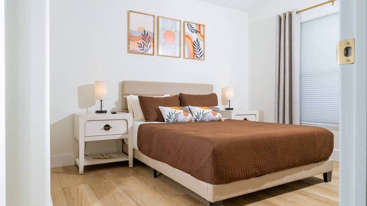 Photo of Bedroom in Crown Pointe