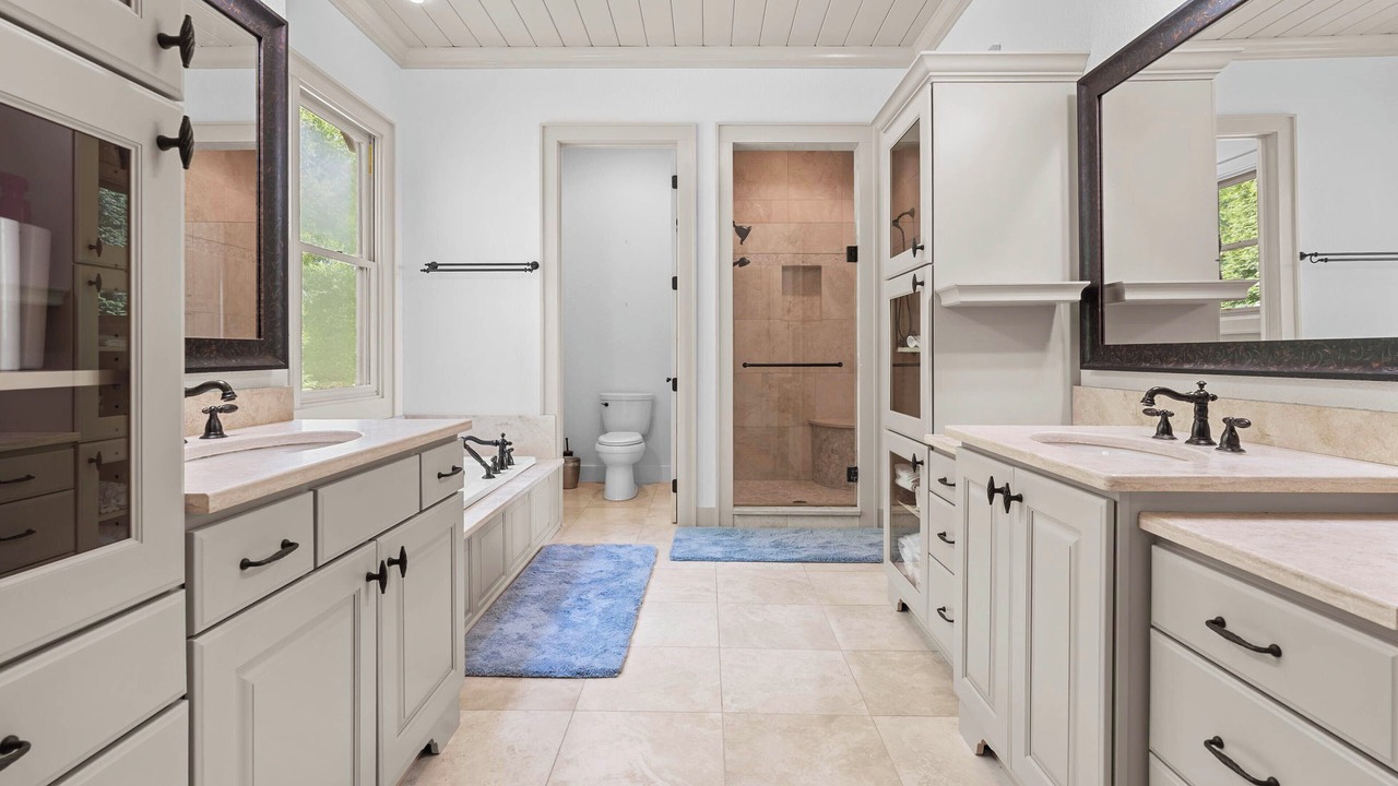 Photo of Bathroom in Glenville