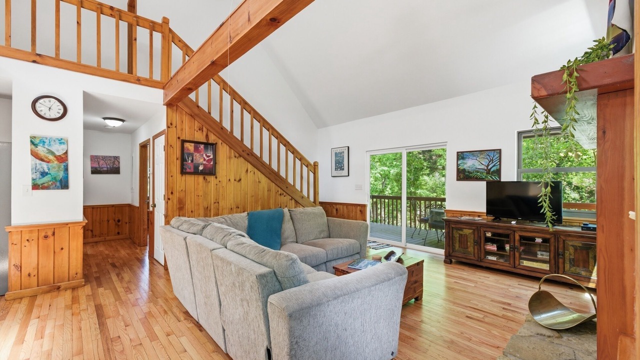 Photo of Livingroom in Hayesville