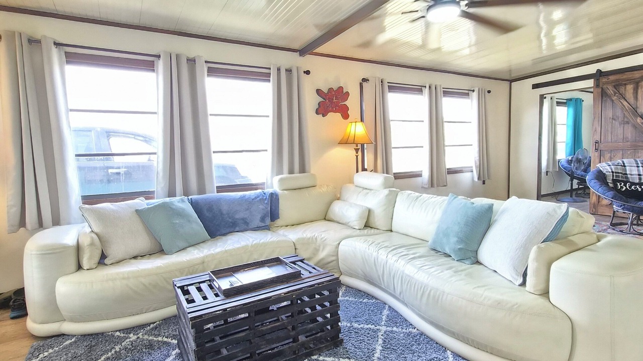 Photo of Livingroom in Buckhead Ridge