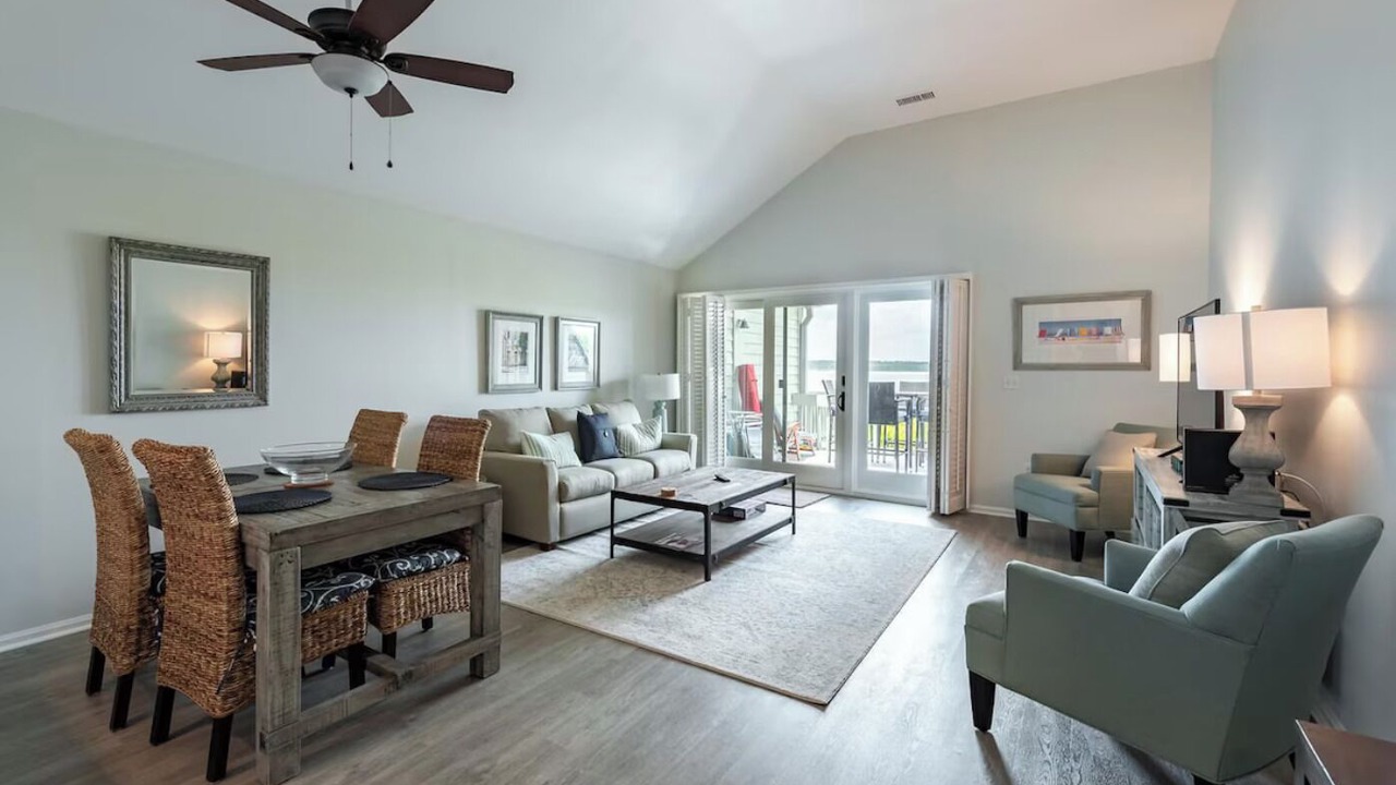 Photo of Livingroom in Seabrook Island
