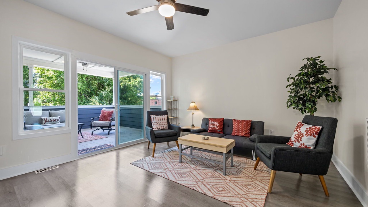 Photo of Livingroom in Downtown