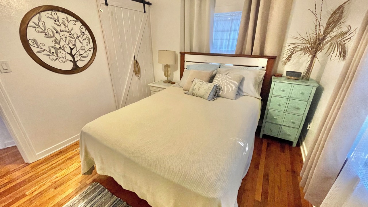 Photo of Bedroom in Gulfport