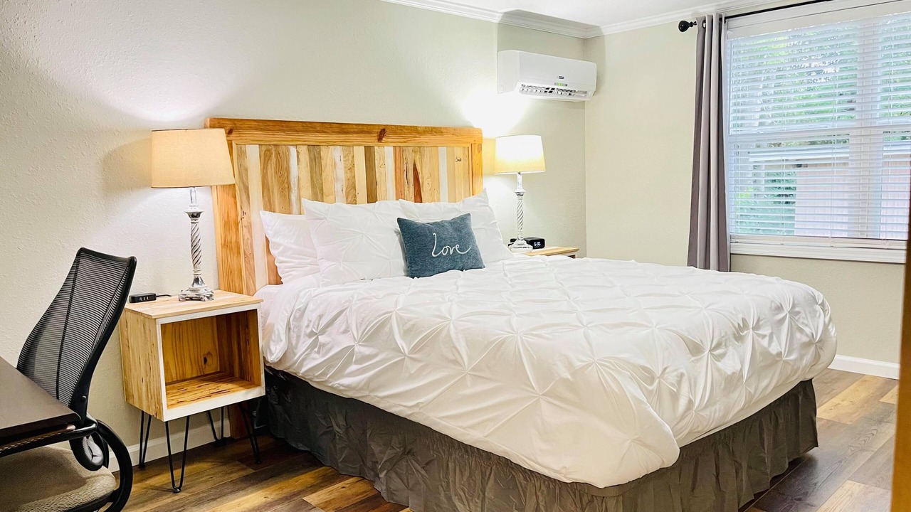 Photo of Bedroom in Lyons