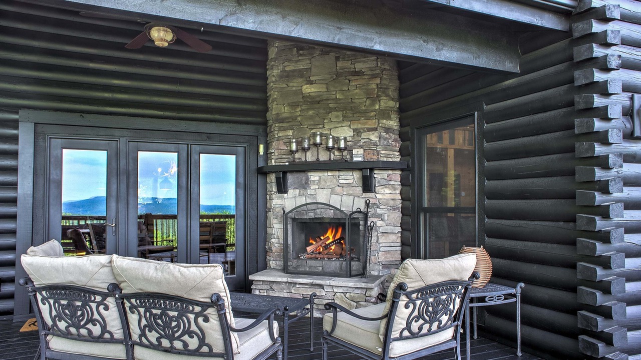 Photo of Livingroom in Pisgah Forest