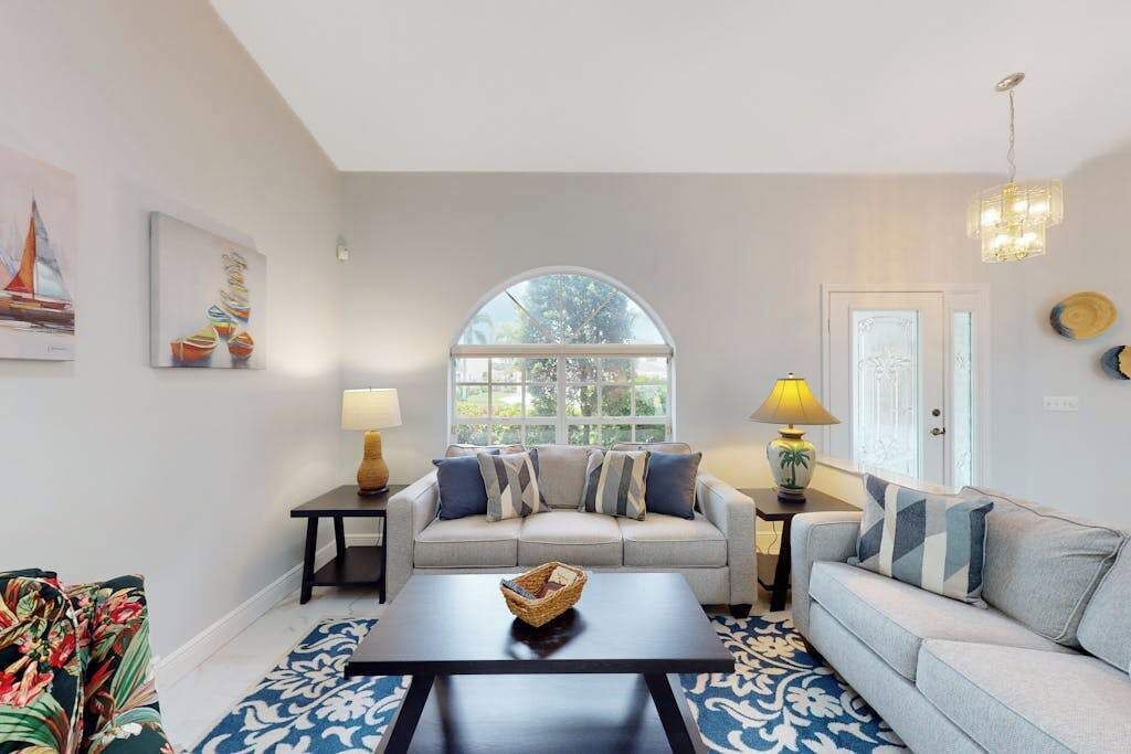 Photo of Livingroom in Crown Pointe