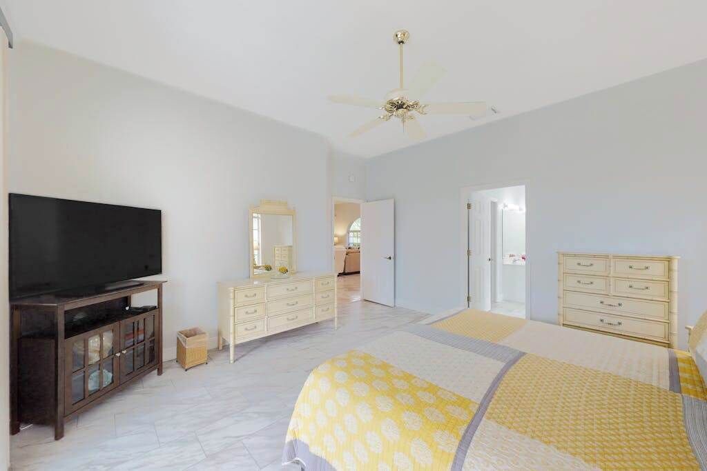 Photo of Bedroom in Crown Pointe