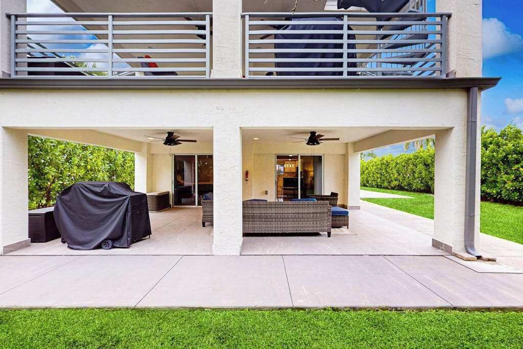 Photo of Patio Balcony in Isles of Capri