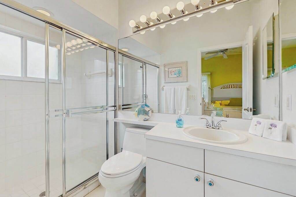 Photo of Bathroom in Falcons Glen