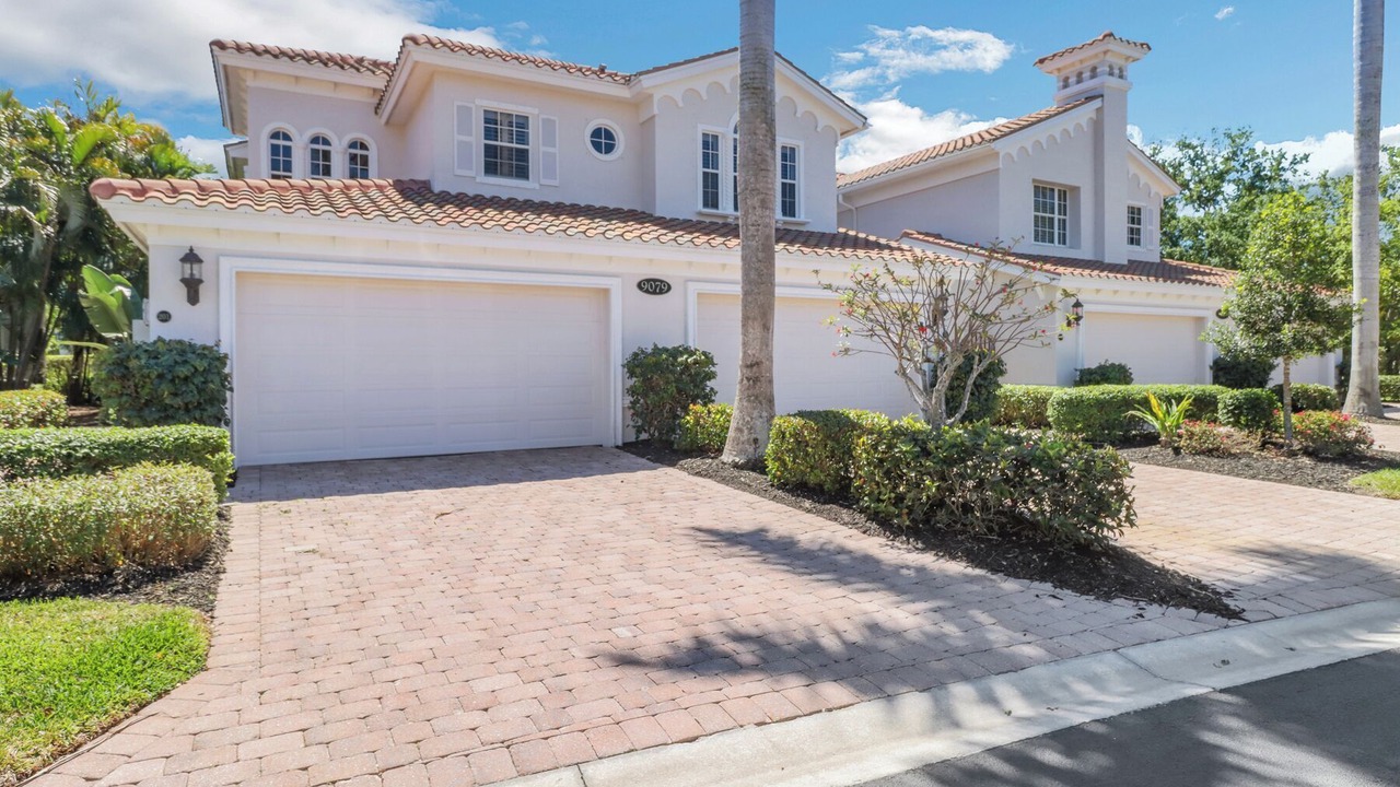 Photo of Outdoor in Naples