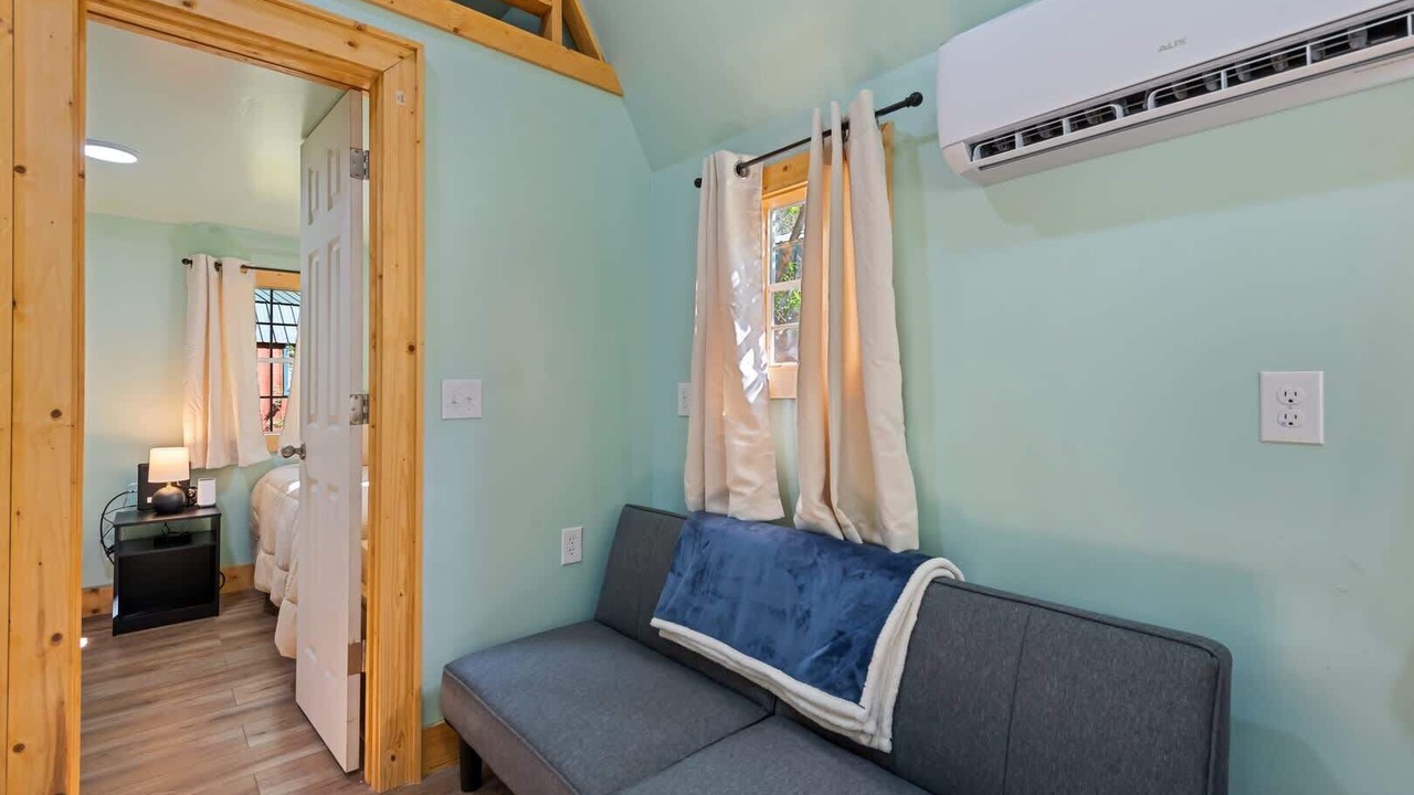 Photo of Livingroom in Cullowhee