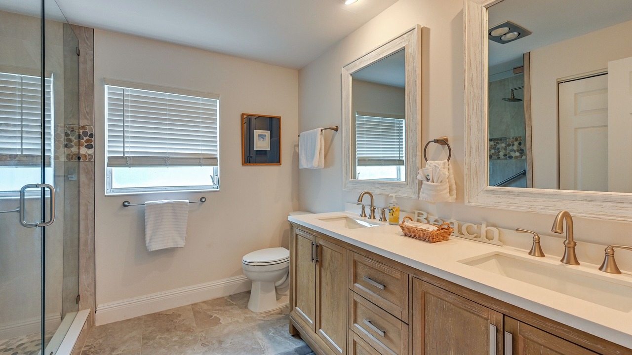 Photo of Bathroom in Isles of Capri