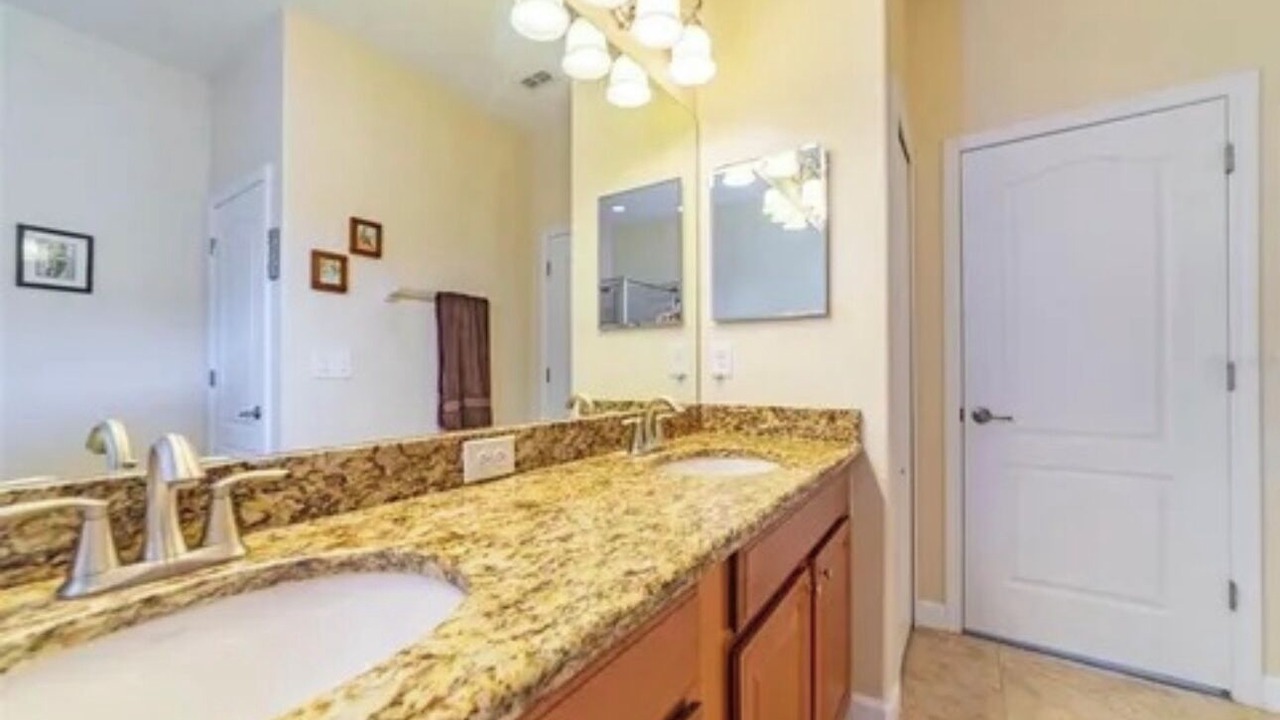 Photo of Bathroom in Live Oak Preserve