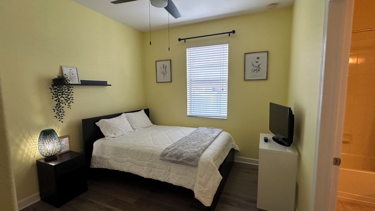 Photo of Bedroom in Live Oak Preserve