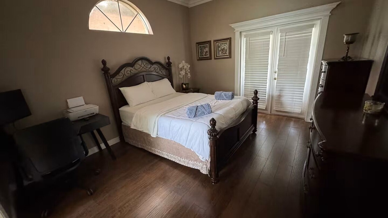 Photo of Bedroom in County Line Coalition