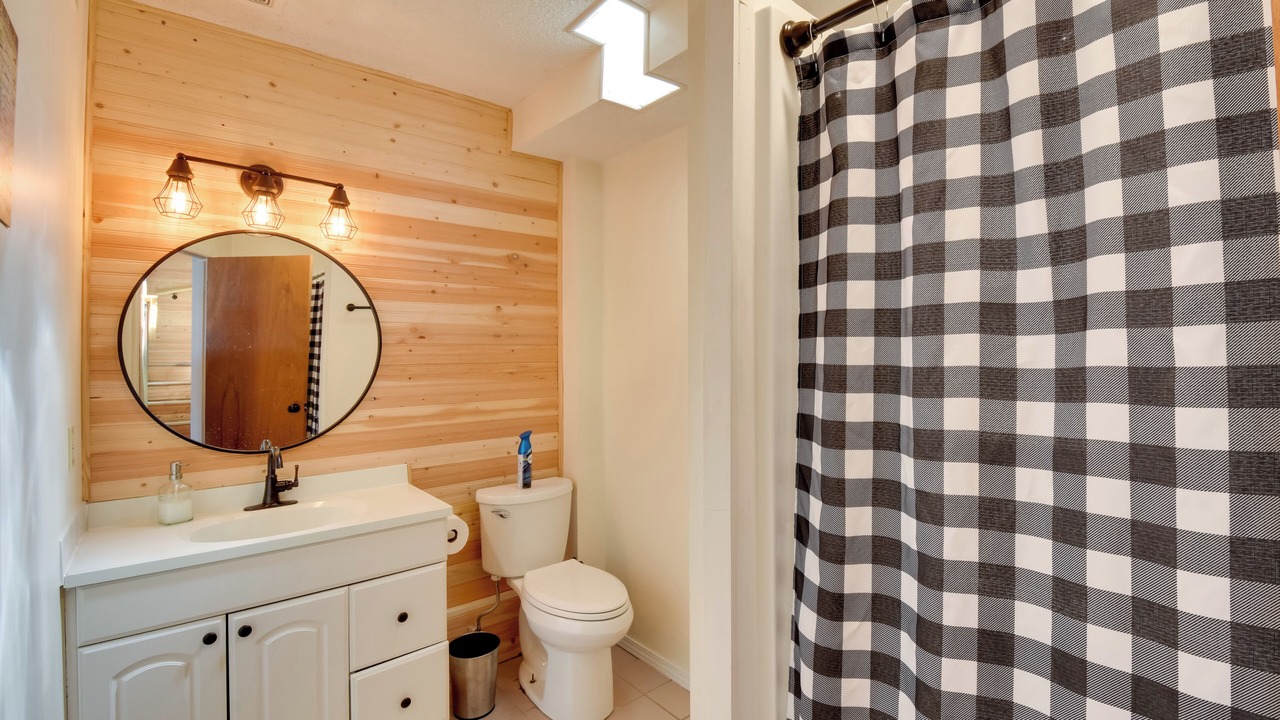 Photo of Bathroom in Seneca