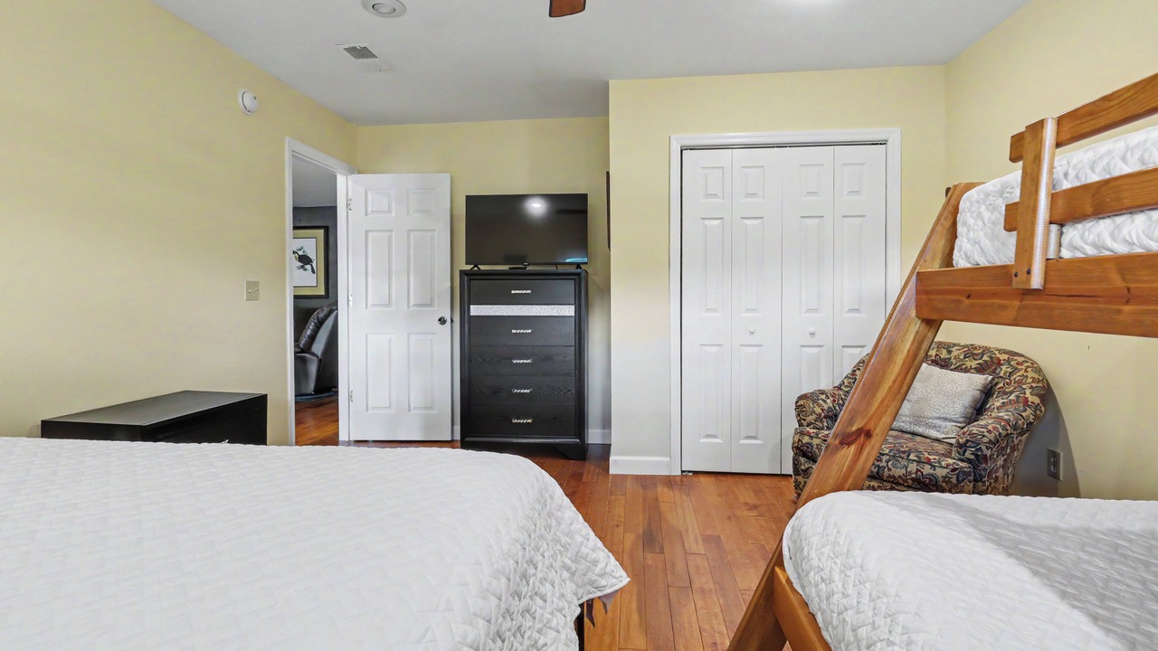 Photo of Bedroom in Hayesville