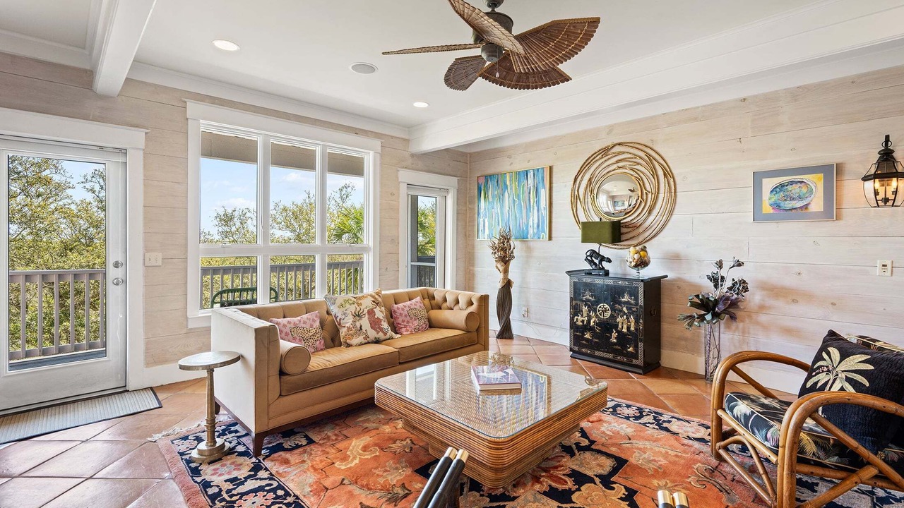Photo of Livingroom in Oceanmarsh Subdivision