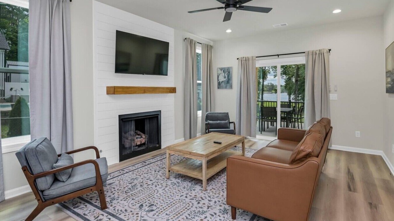 Photo of Livingroom in Leesville