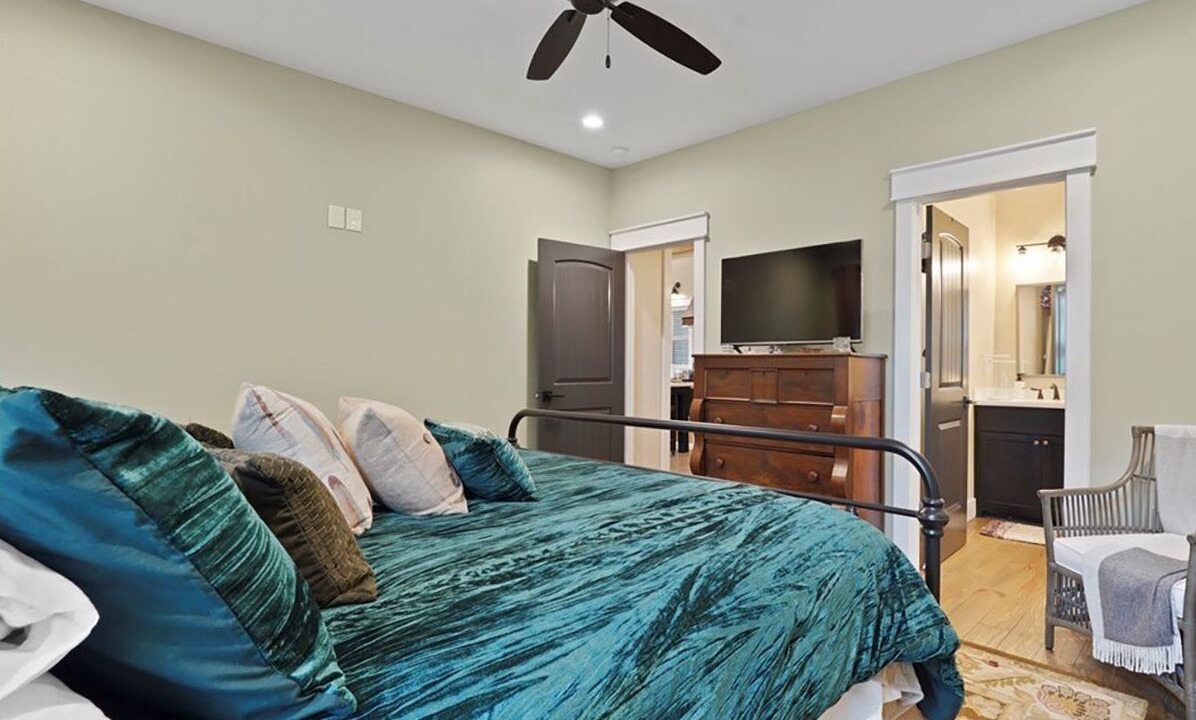 Photo of Bedroom in Midway