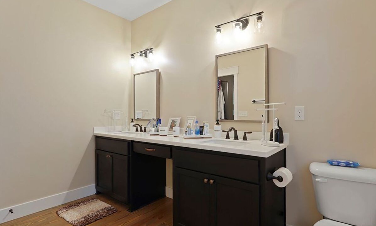 Photo of Bathroom in Midway