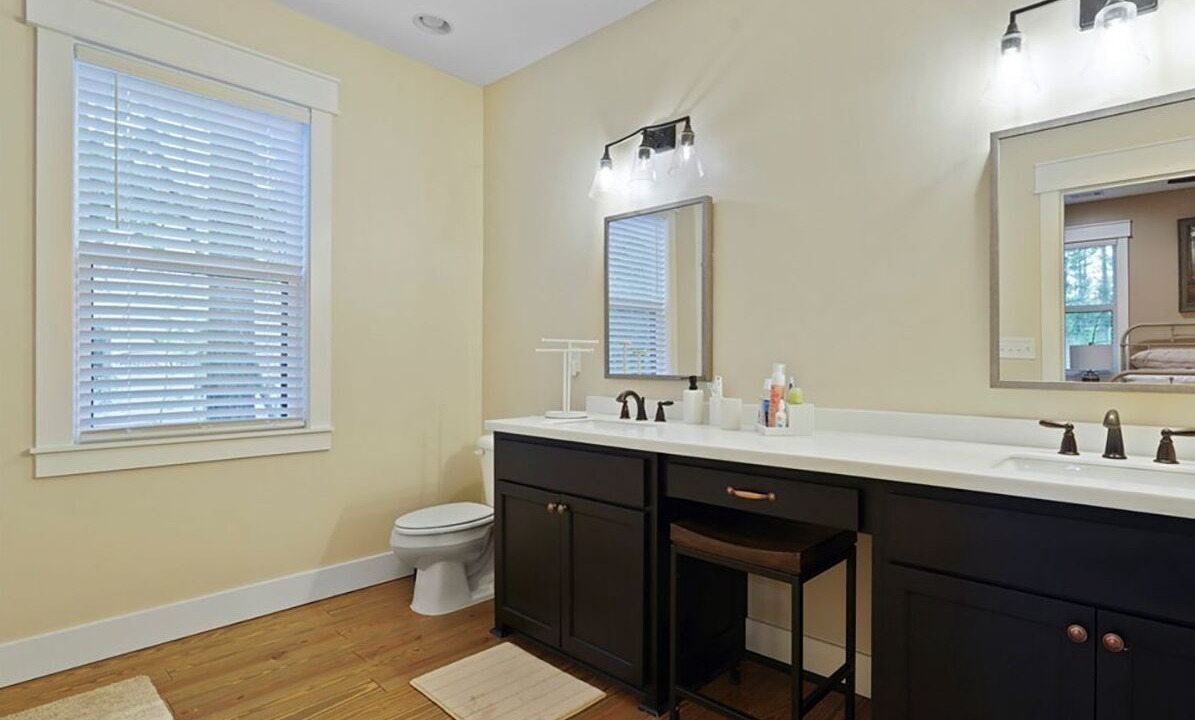 Photo of Bathroom in Midway