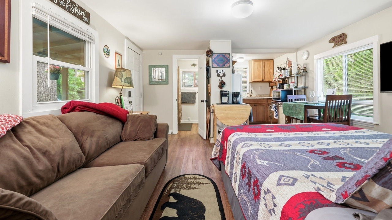 Photo of Livingroom in Qualla