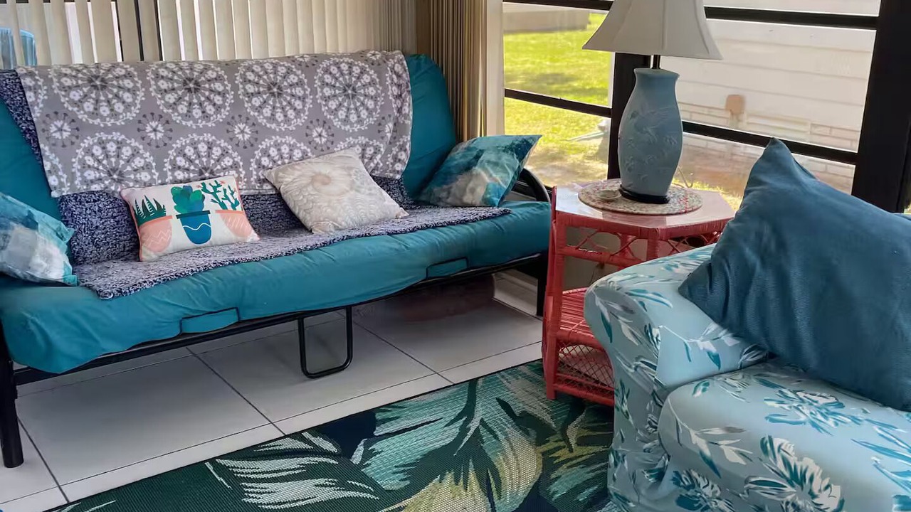 Photo of Livingroom in Barefoot Bay