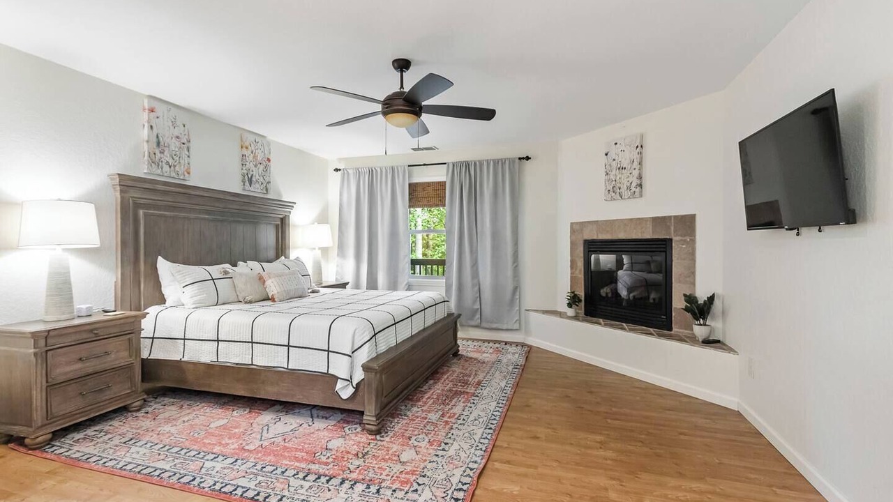 Photo of Bedroom in Brasstown