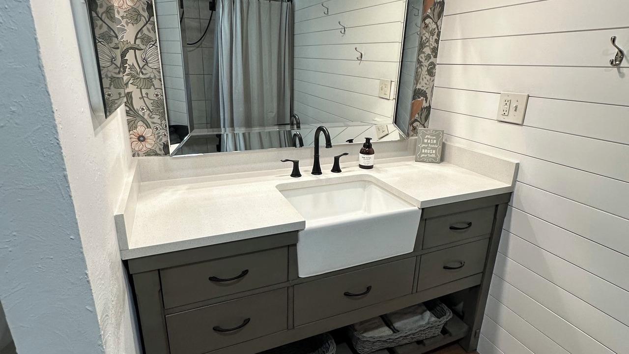 Photo of Bathroom in Trafalgar