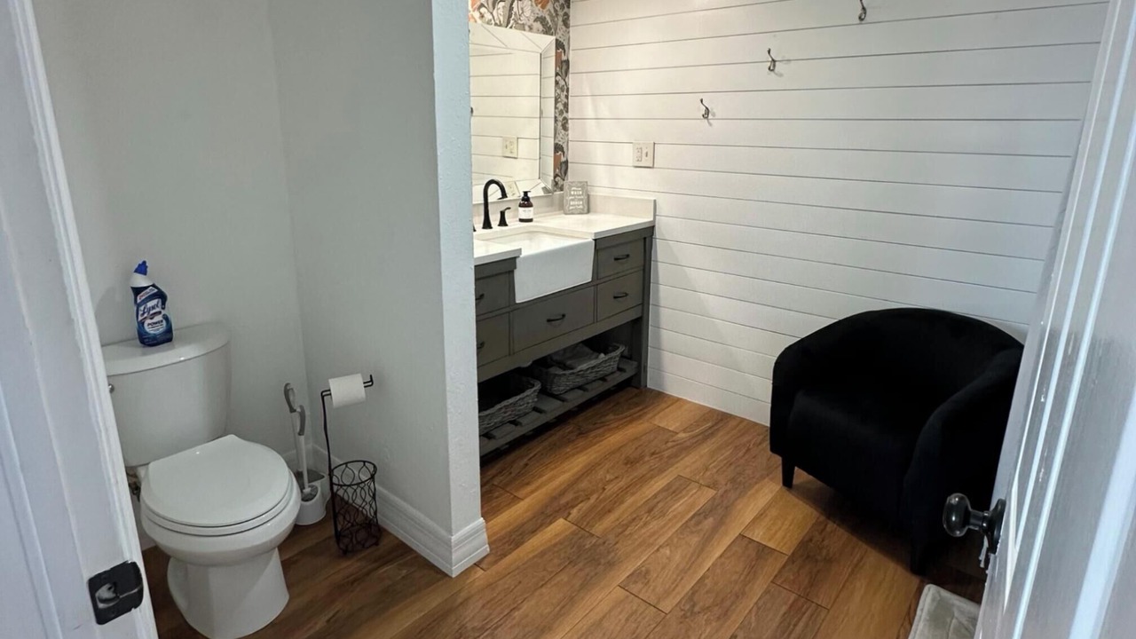 Photo of Bathroom in Trafalgar
