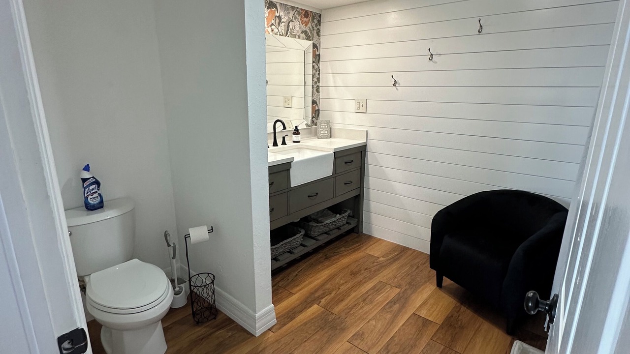 Photo of Bathroom in Trafalgar