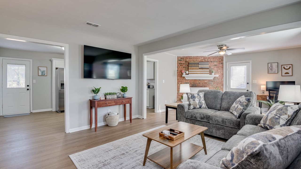 Photo of Livingroom in Evans