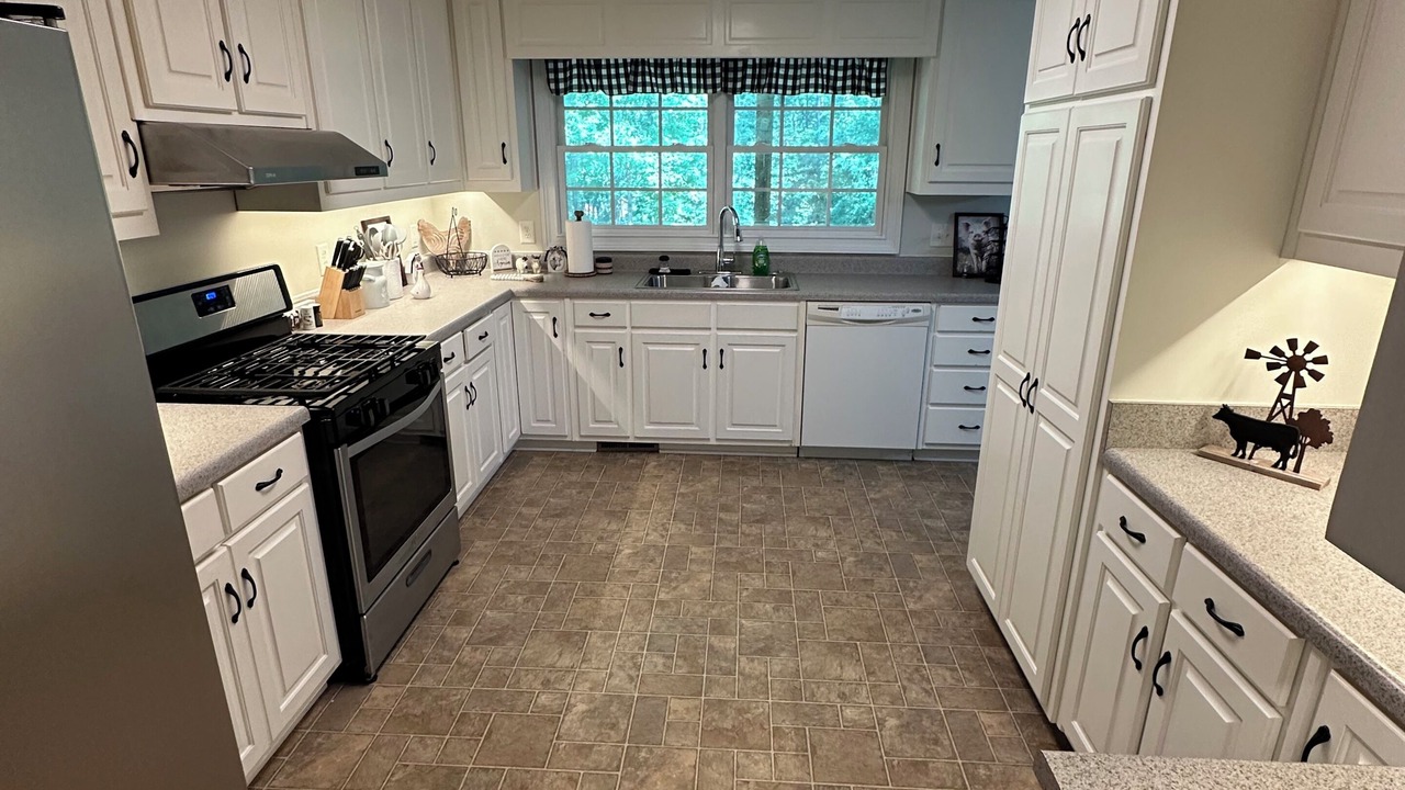 Photo of Kitchen in Winder